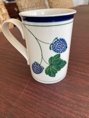 Vintage Dansk berry mug. EUC